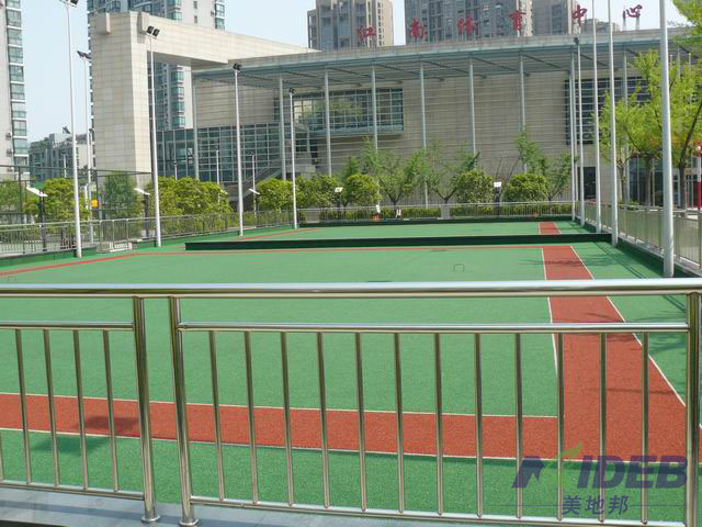 人造草門(mén)球場(chǎng)